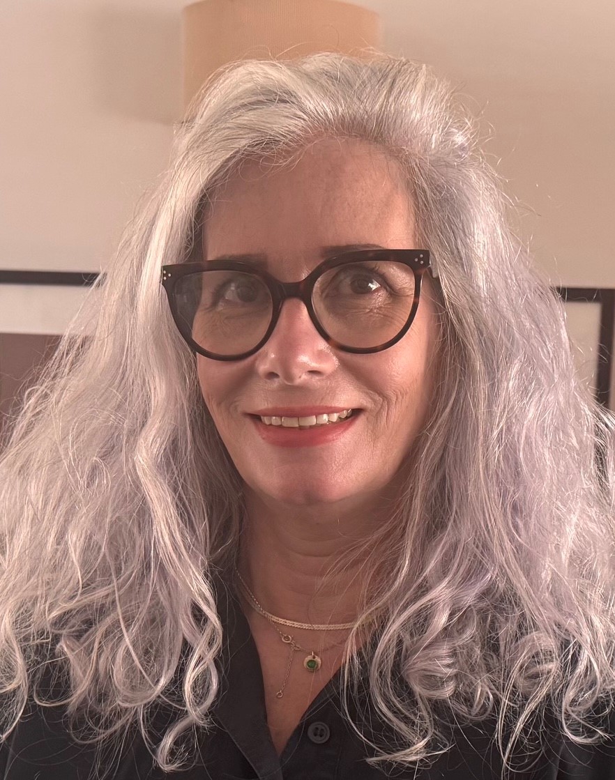 Nikki Brown : The Silver Hen